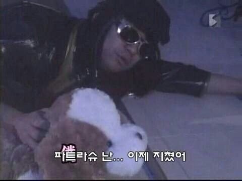 어깨가 아프다고 죽기까지 할 리가 업잔냐 ㅋㅋ